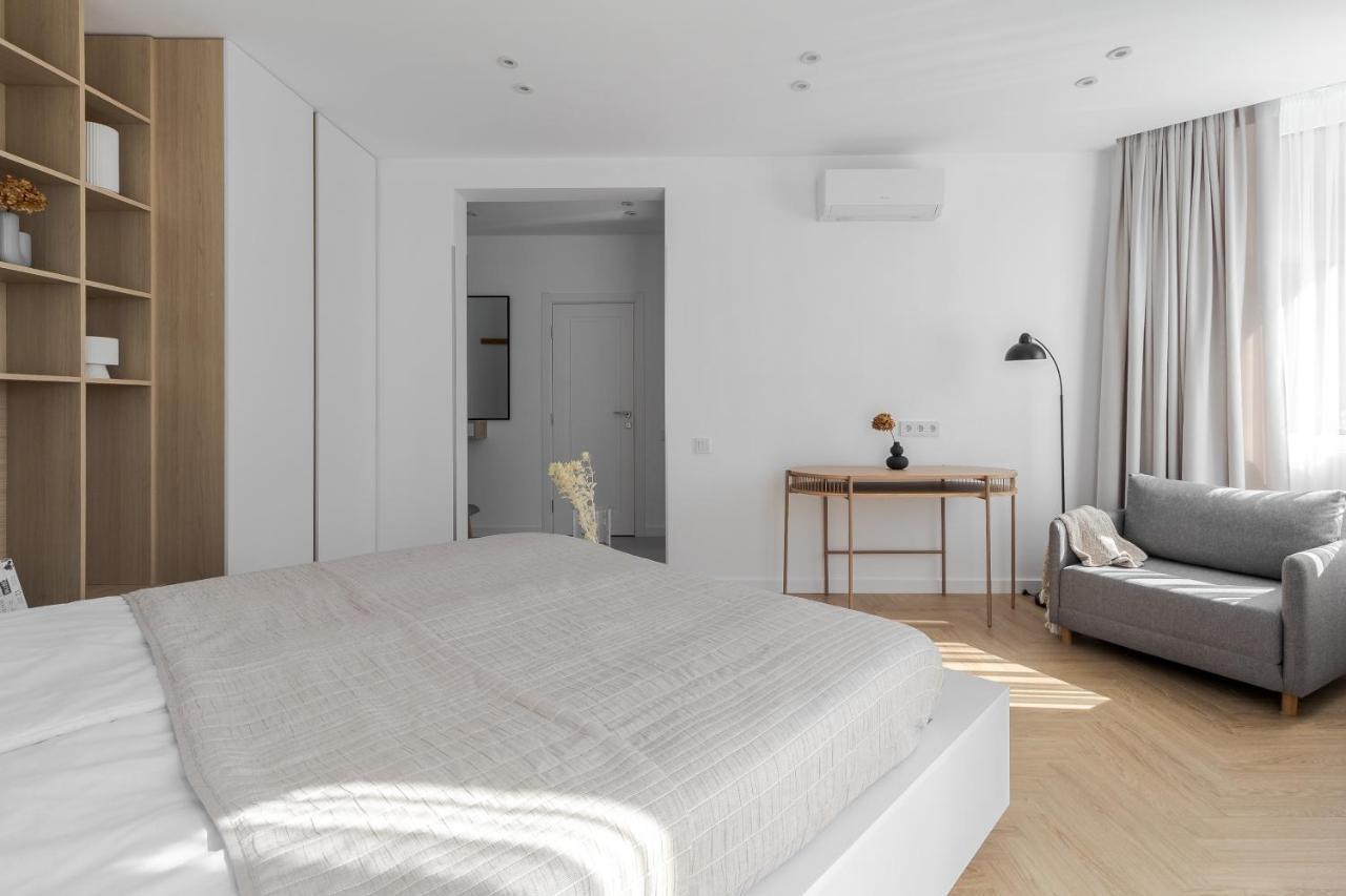 77 Views Apartments By Inshi Lviv Extérieur photo