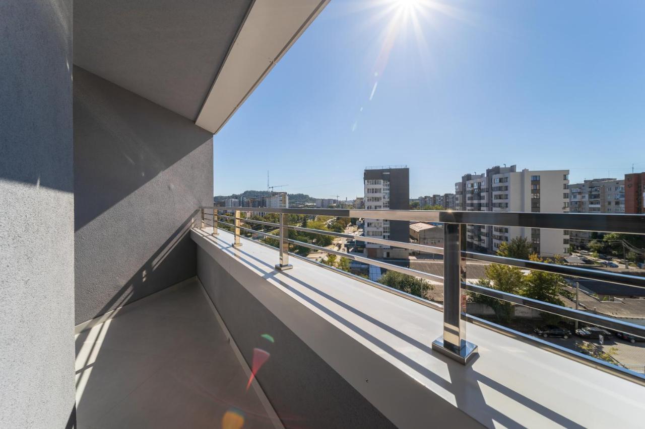 77 Views Apartments By Inshi Lviv Extérieur photo
