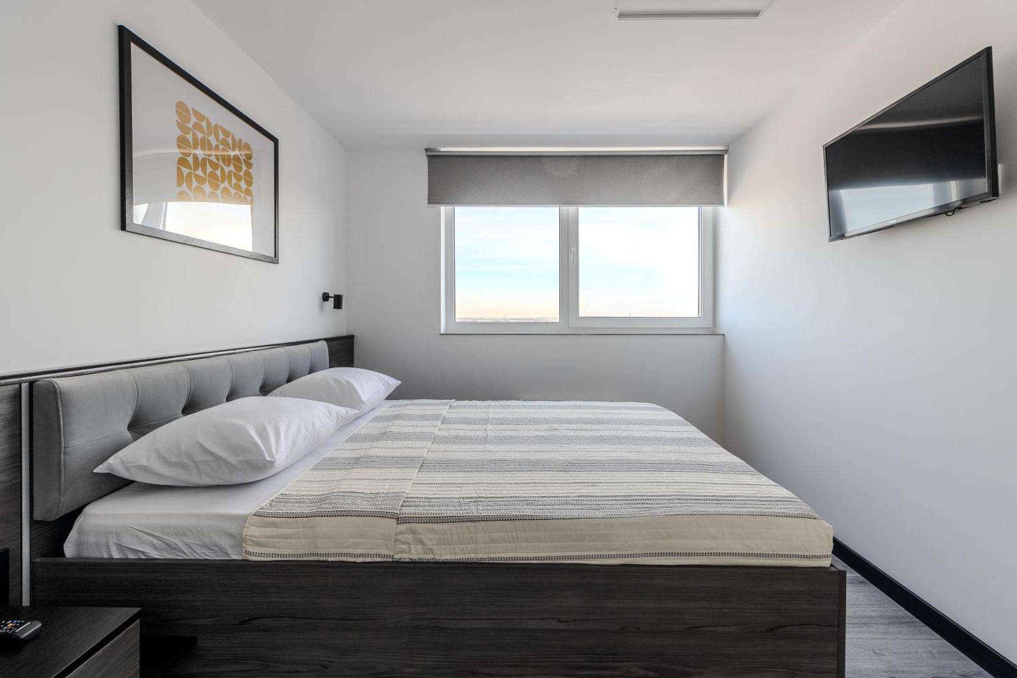 77 Views Apartments By Inshi Lviv Extérieur photo