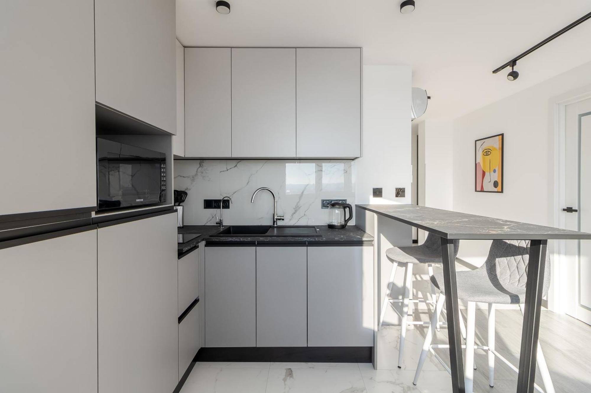 77 Views Apartments By Inshi Lviv Extérieur photo