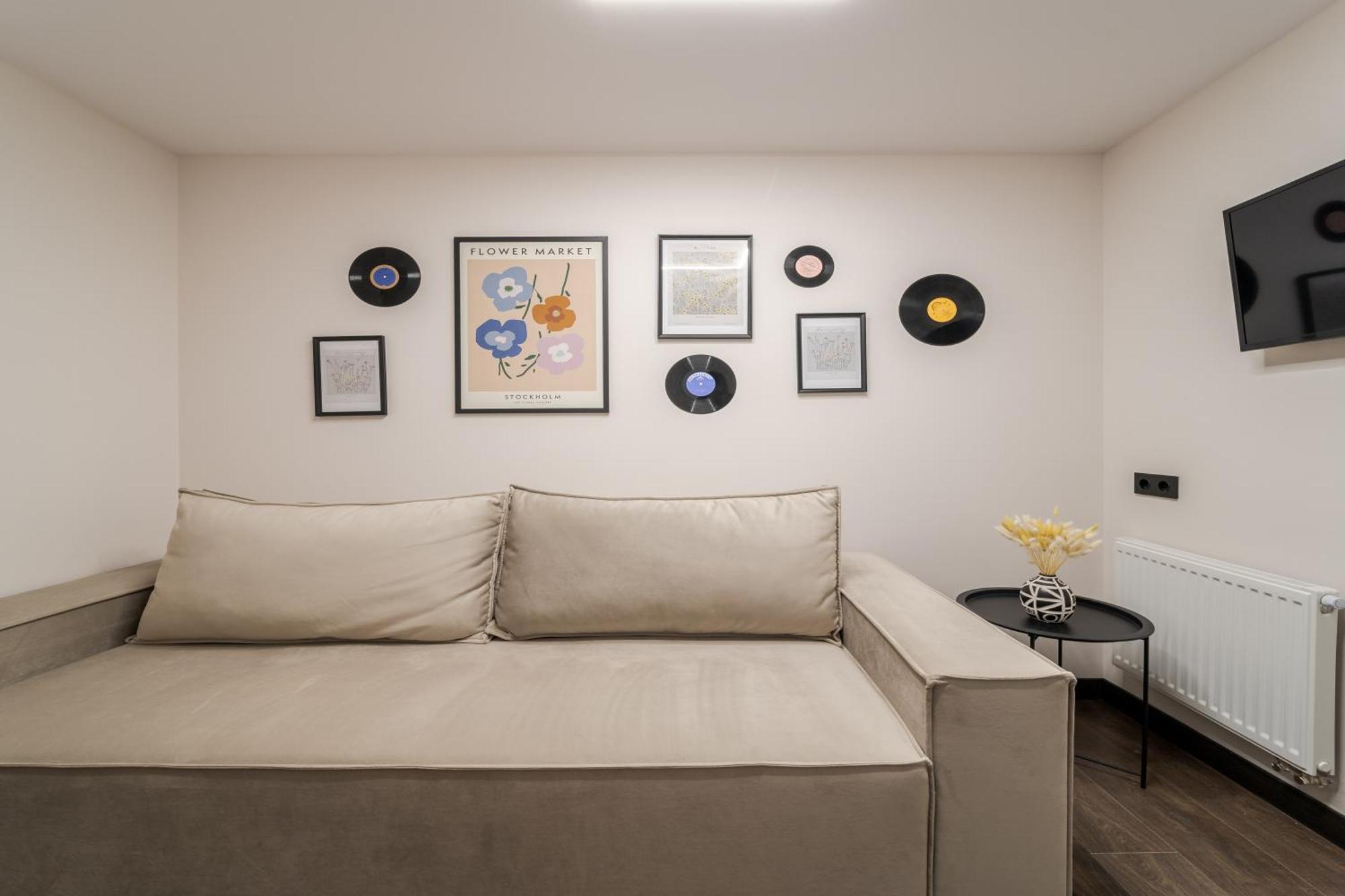 77 Views Apartments By Inshi Lviv Extérieur photo