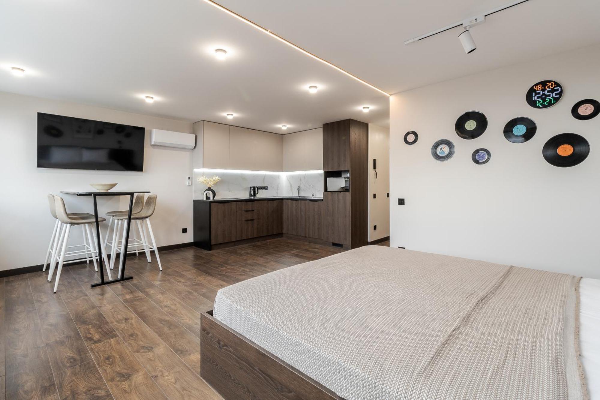 77 Views Apartments By Inshi Lviv Extérieur photo