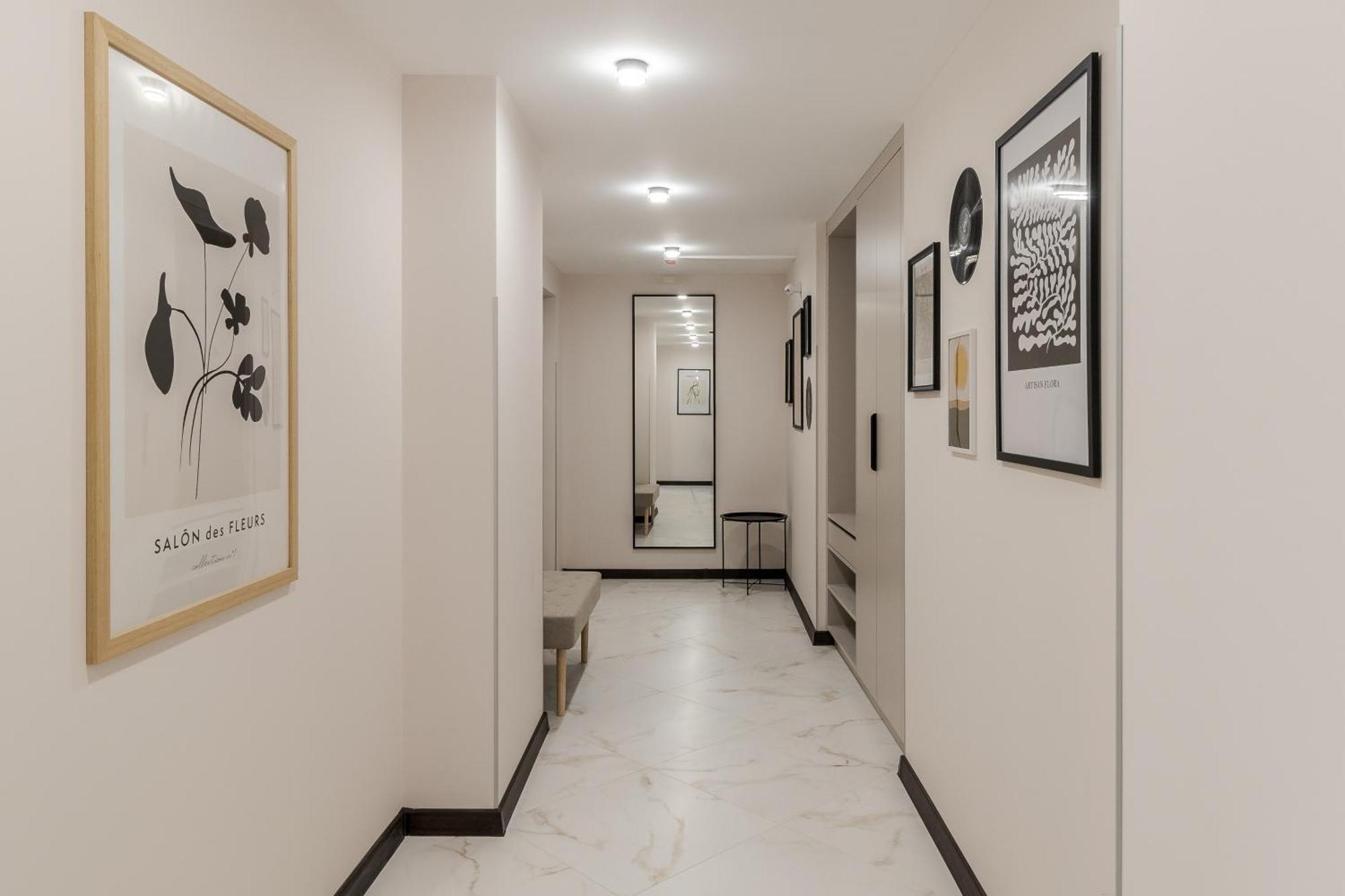 77 Views Apartments By Inshi Lviv Extérieur photo