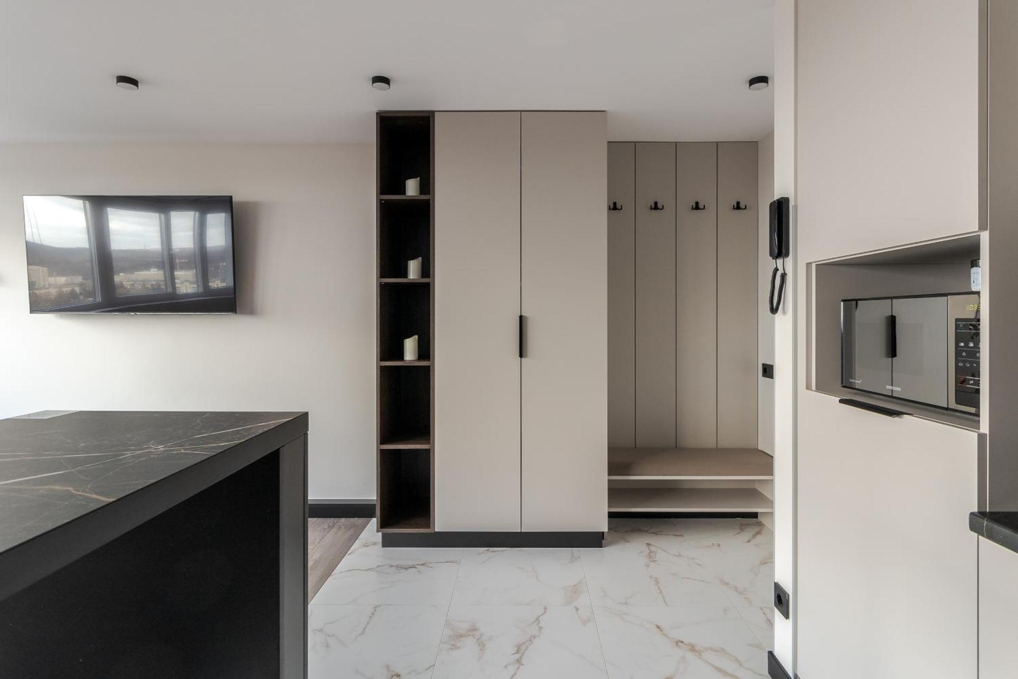 77 Views Apartments By Inshi Lviv Extérieur photo