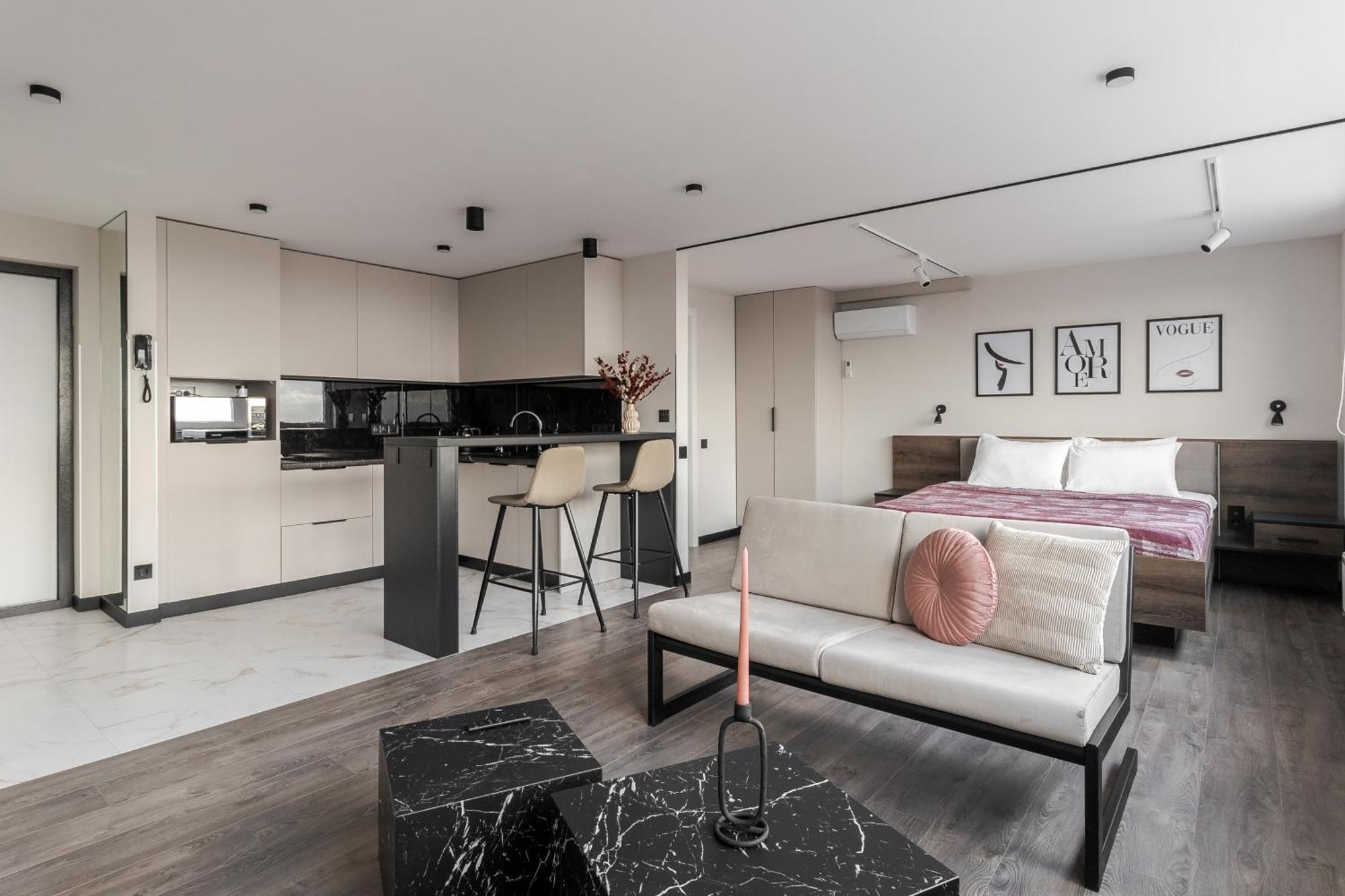 77 Views Apartments By Inshi Lviv Extérieur photo