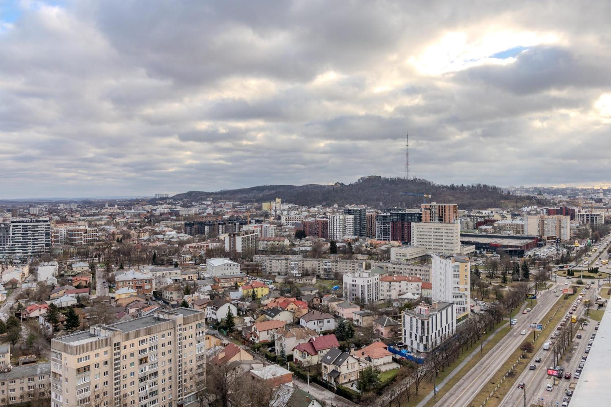 77 Views Apartments By Inshi Lviv Extérieur photo